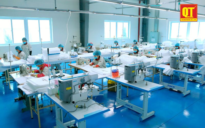 Quy trình in decal nhựa hiện đại tại Quang Trung